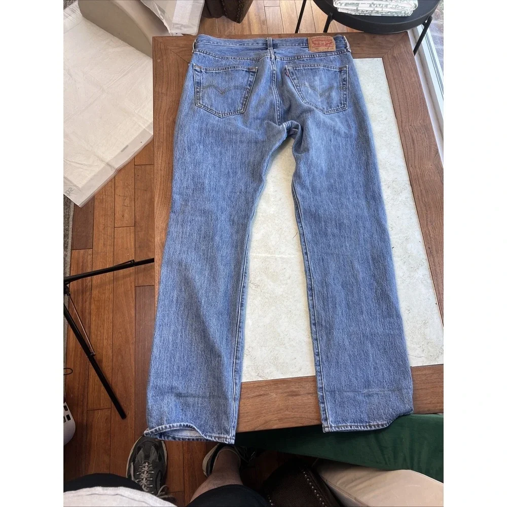 Vintage Y2K Levi's 501 Medium Wash Denim Jeans 34 X 32 Worn Button Fly - Picture 6 of 10